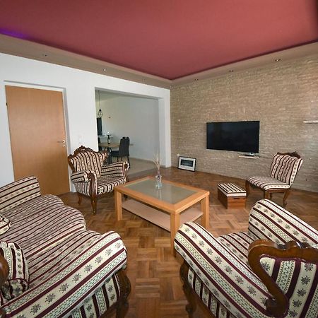 זאדאר Family Apartment Sara מראה חיצוני תמונה
